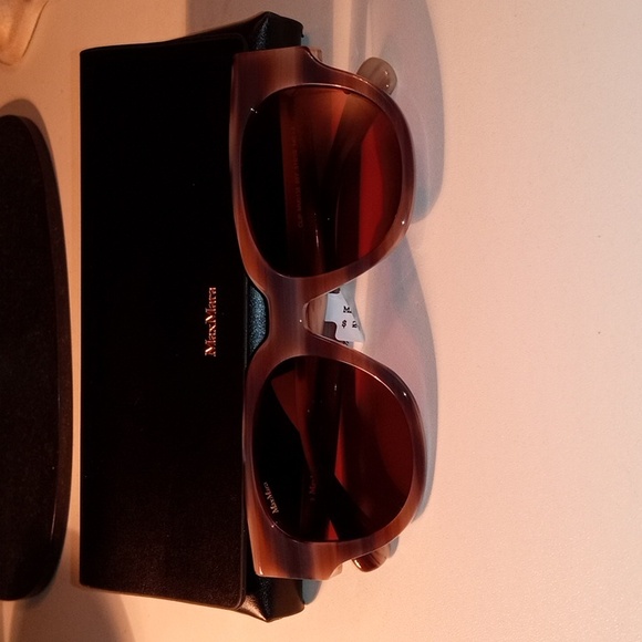 MaxMara Tortoise Shell Sunglasses with Pink Lenses - Picture 4 of 4